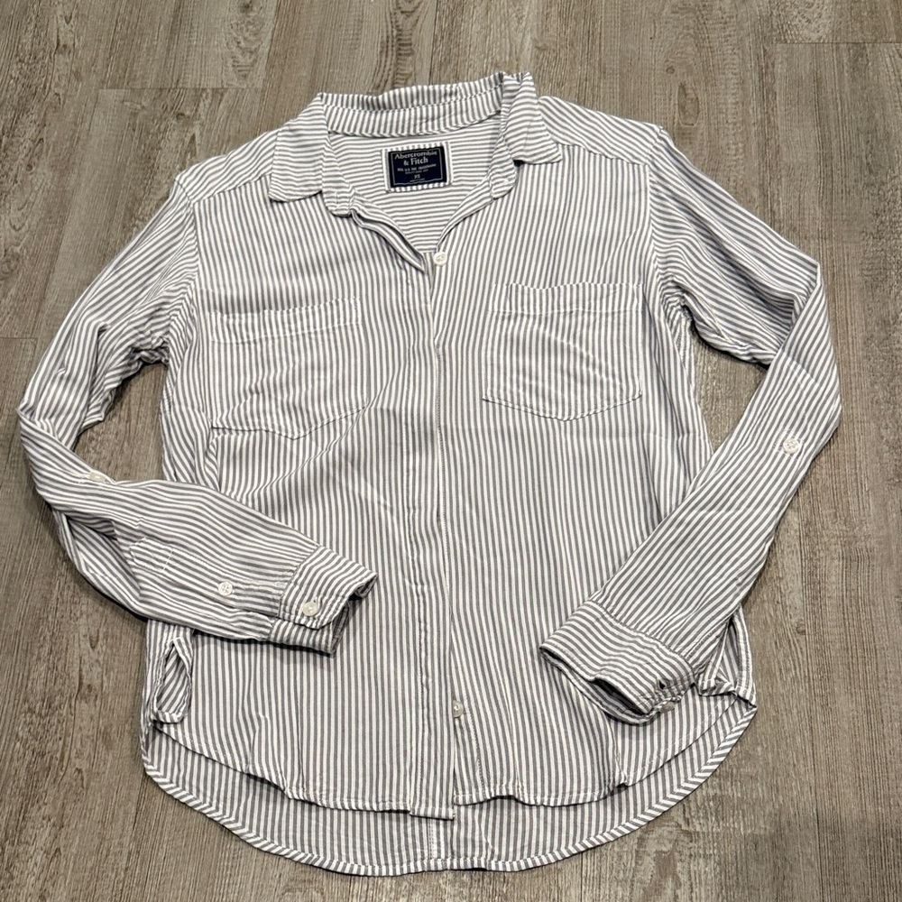 Abercrombie & Fitch Women's Gray Striped Button-Down Shirt